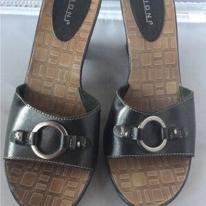 Fioni Black Leather Wedge Heels Size 8.5 New